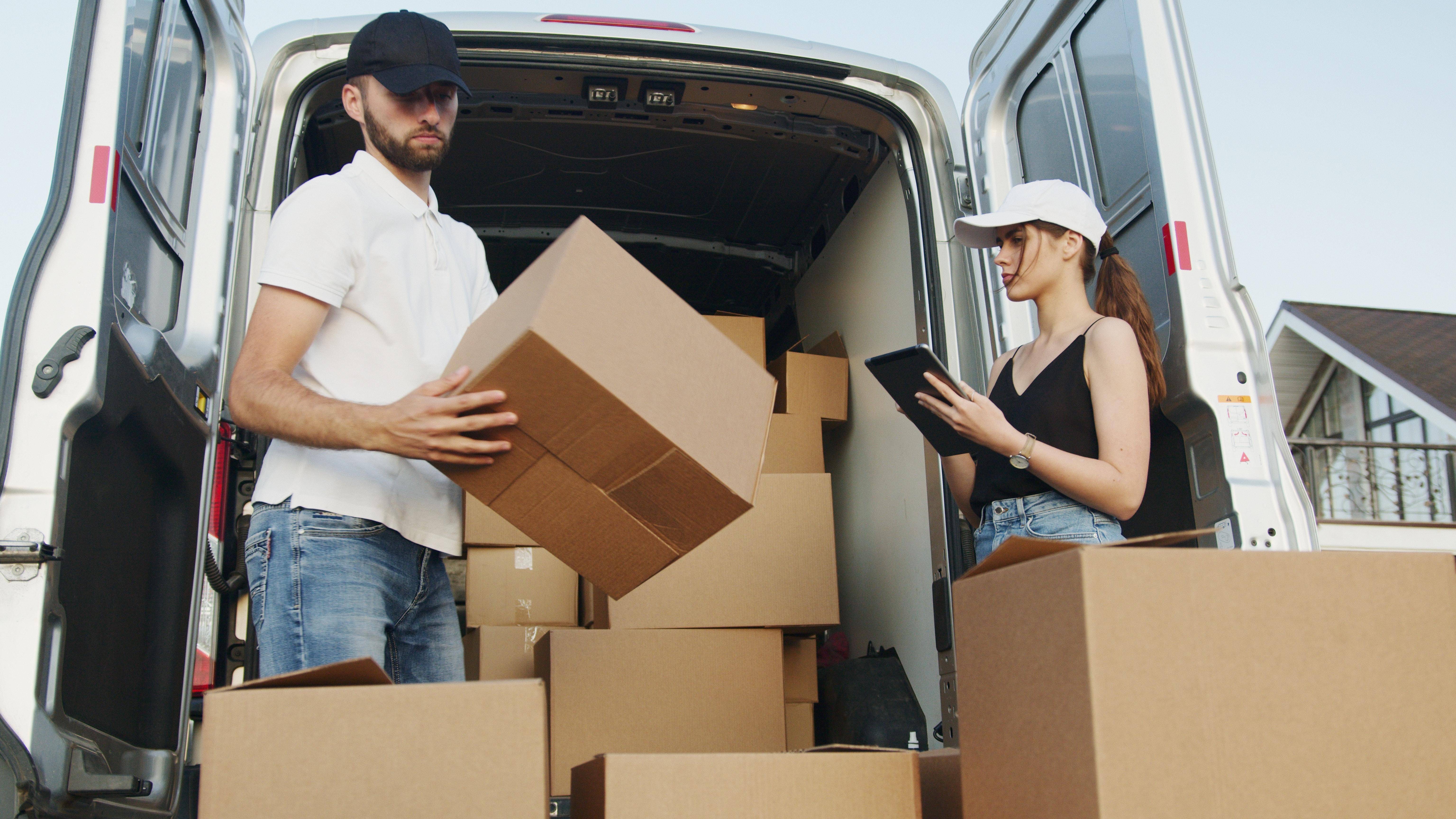 how do packers and movers work