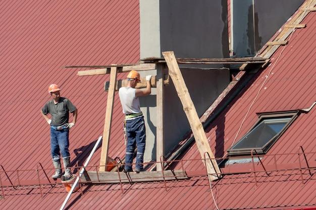 insurance adjuster roof