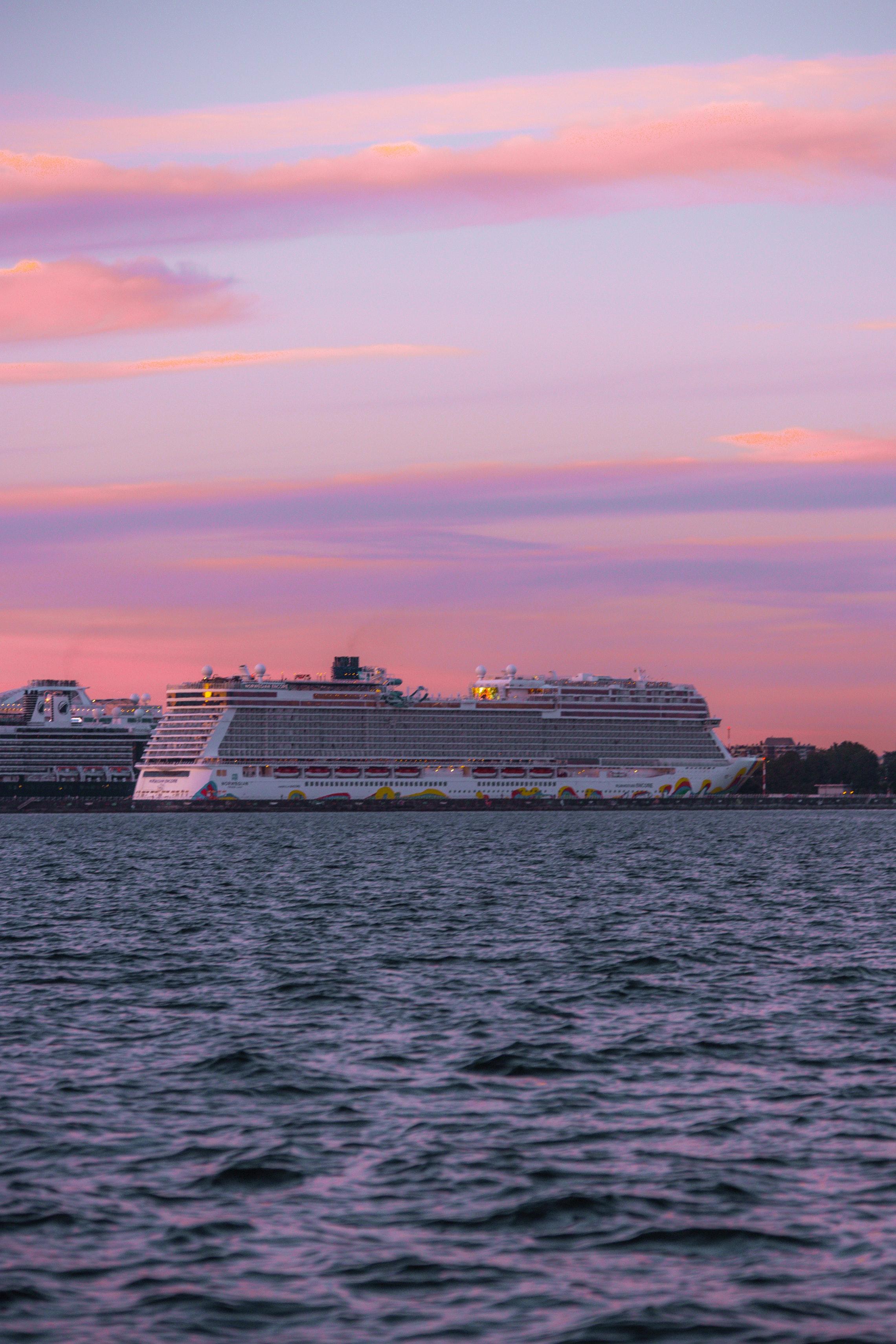 norwegian bliss vs norwegian encore