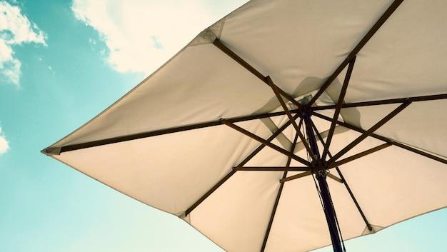 how to tilt a patio umbrella