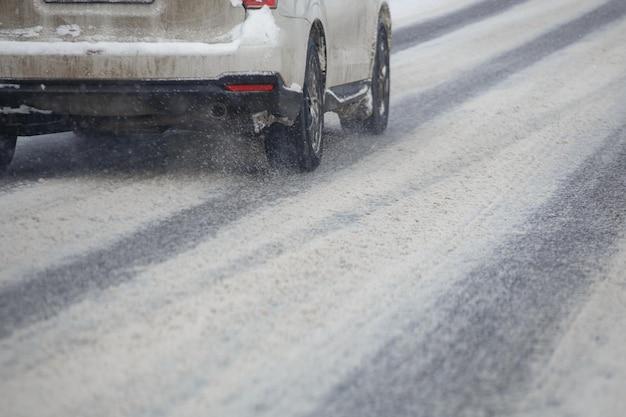 acura mdx in snow