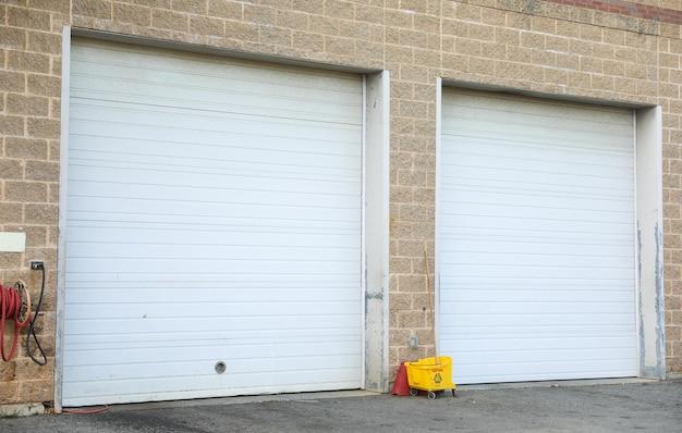 my garage door opens but won't close