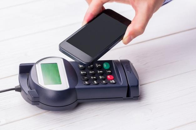 verifone card reader apple pay