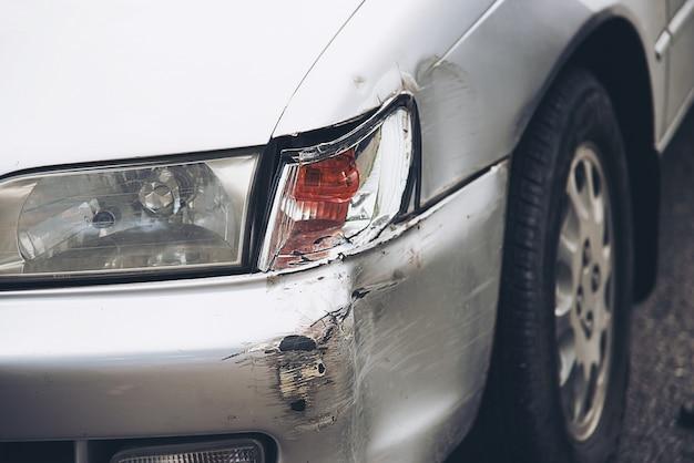 average settlement for broken bone in car accident