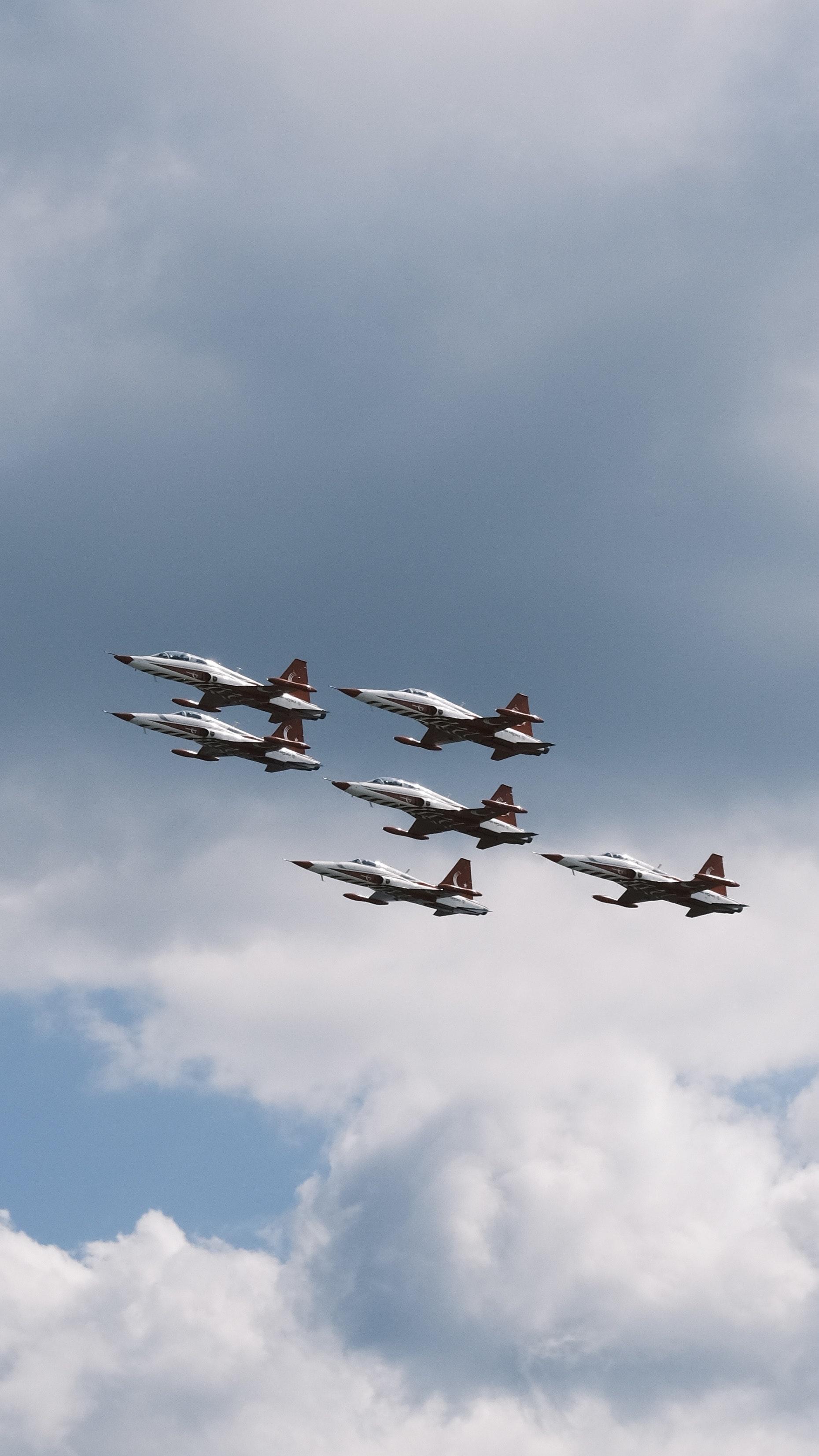 blue angels vs thunderbirds vs snowbirds