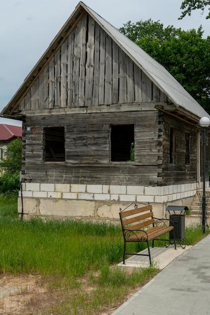 can you live in a house during foundation repair