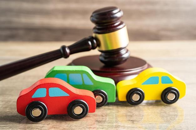 how many car accident cases go to trial