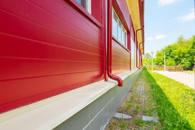 do garages need gutters