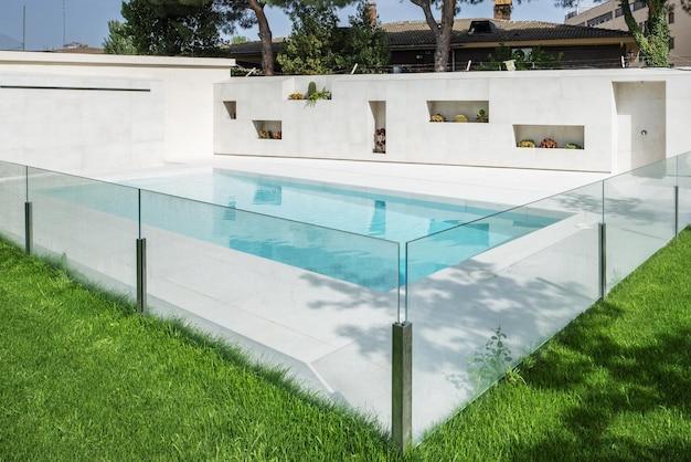 glass wall pool cost