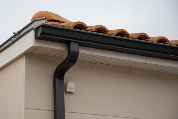 gutters without fascia board