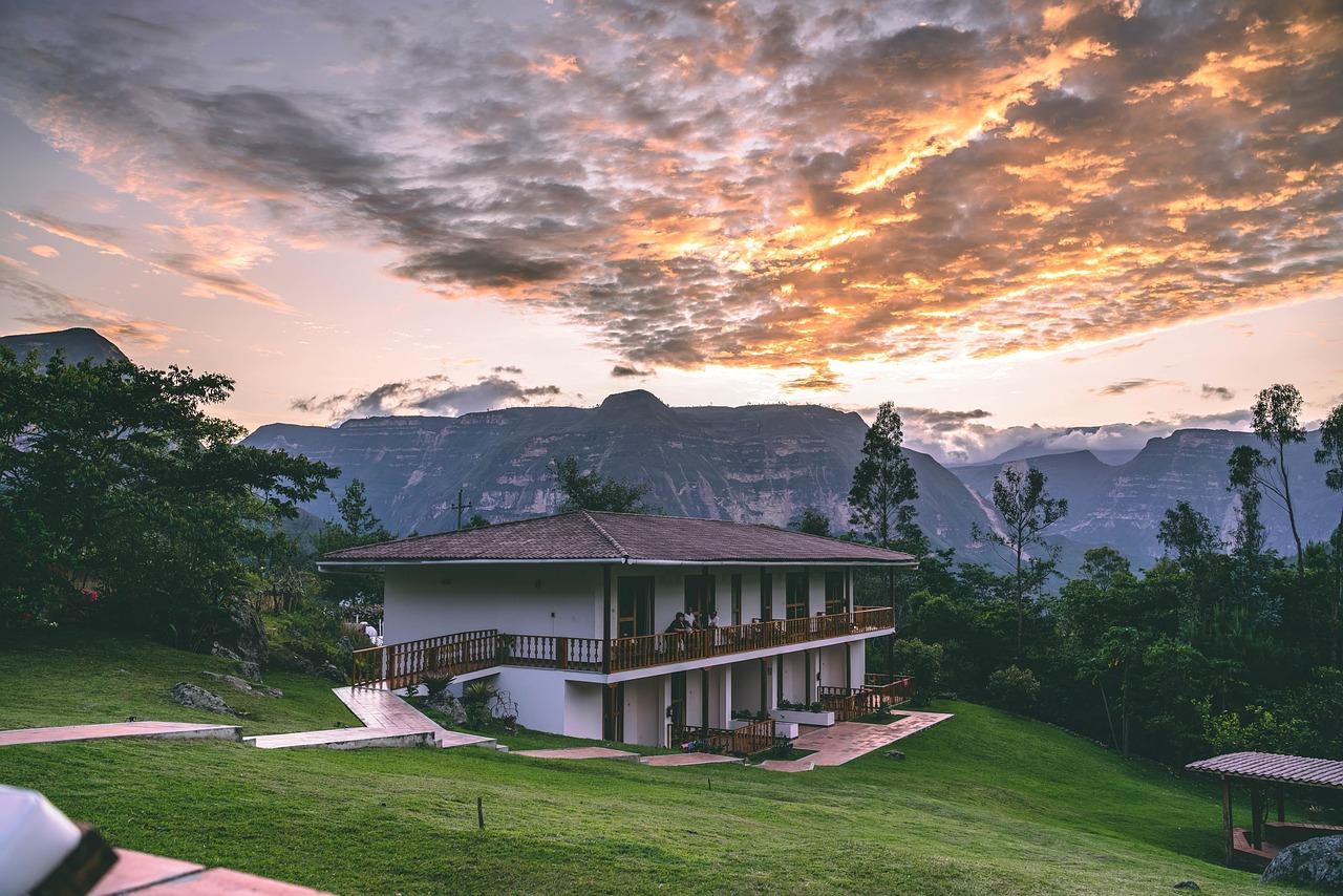 mountain lodge of peru