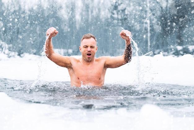 naked ice swimming