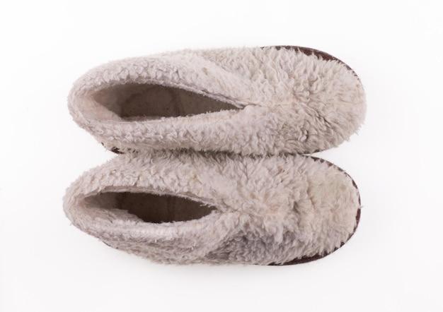 where are olukai slippers made