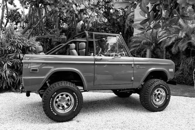 original ford bronco colors