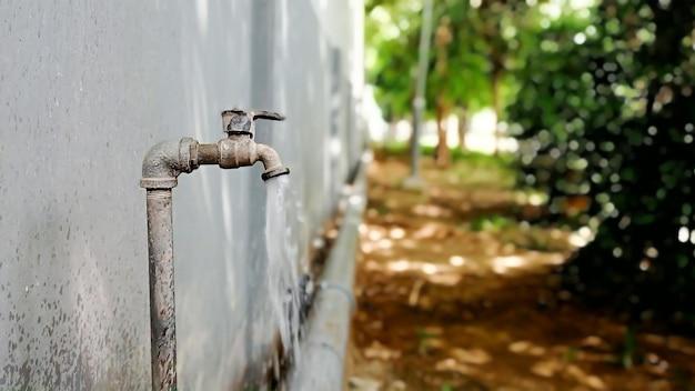 outdoor spigot leaking in wall