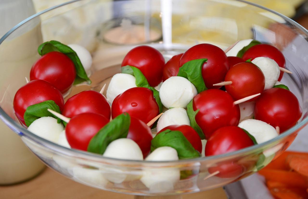 snacking tomatoes