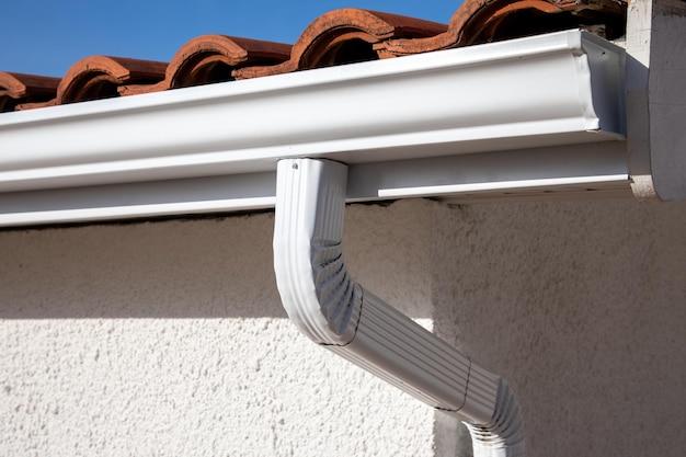 benefits of seamless gutters