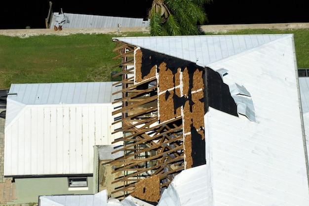 roof coming off in hurricane