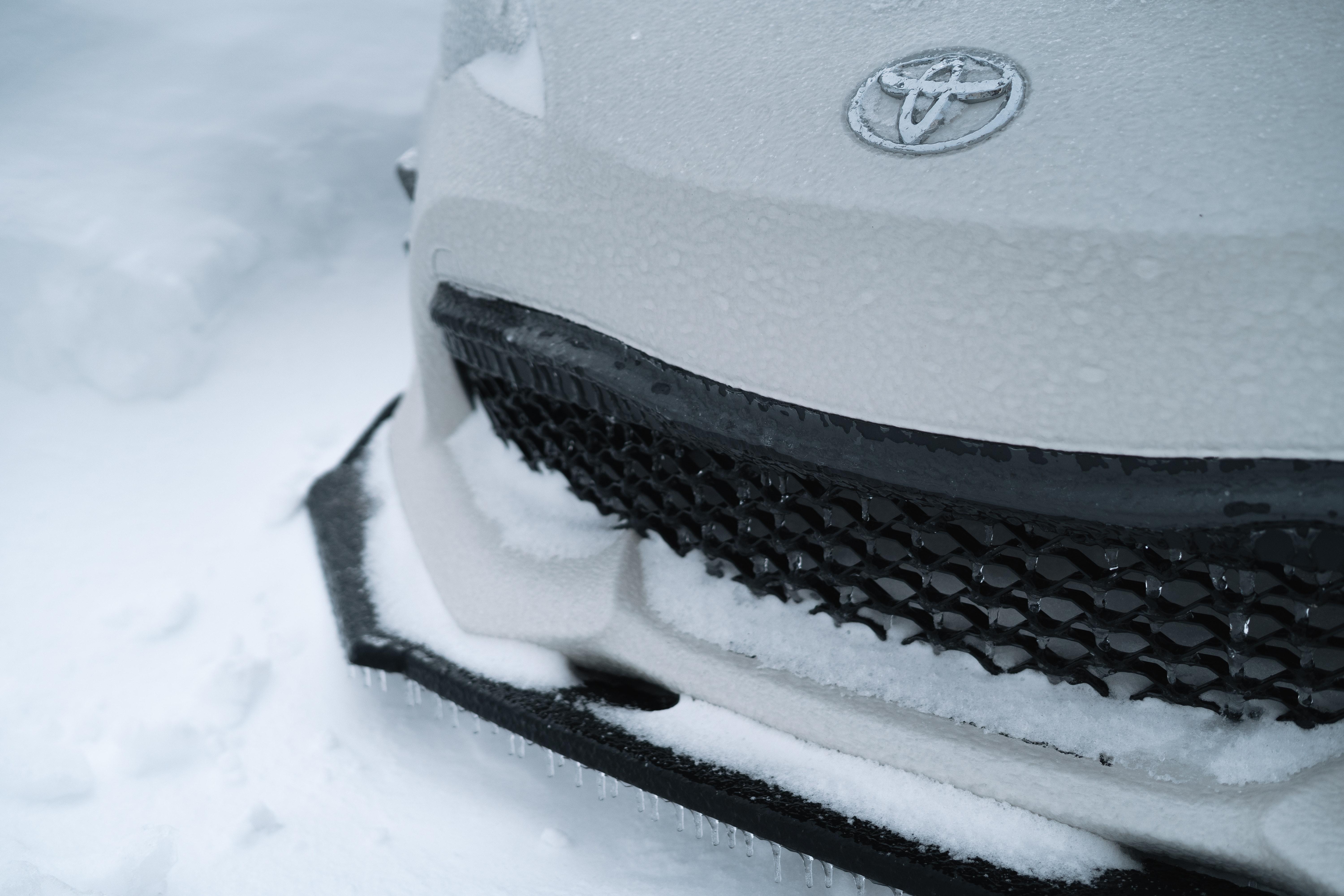 kia niro in snow