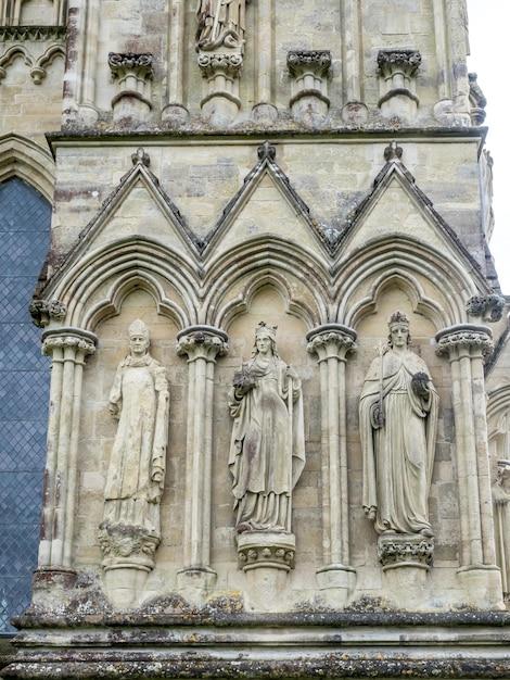 salisbury cathedral clock