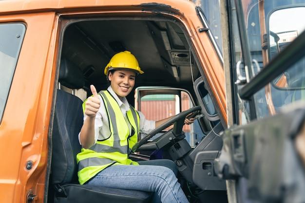 truck driver facing cameras