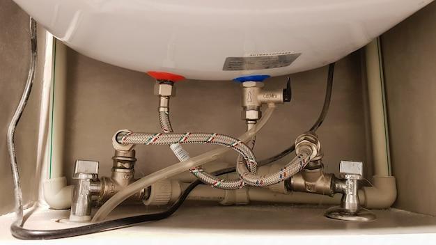 tankless water heater gets cold after a few minutes