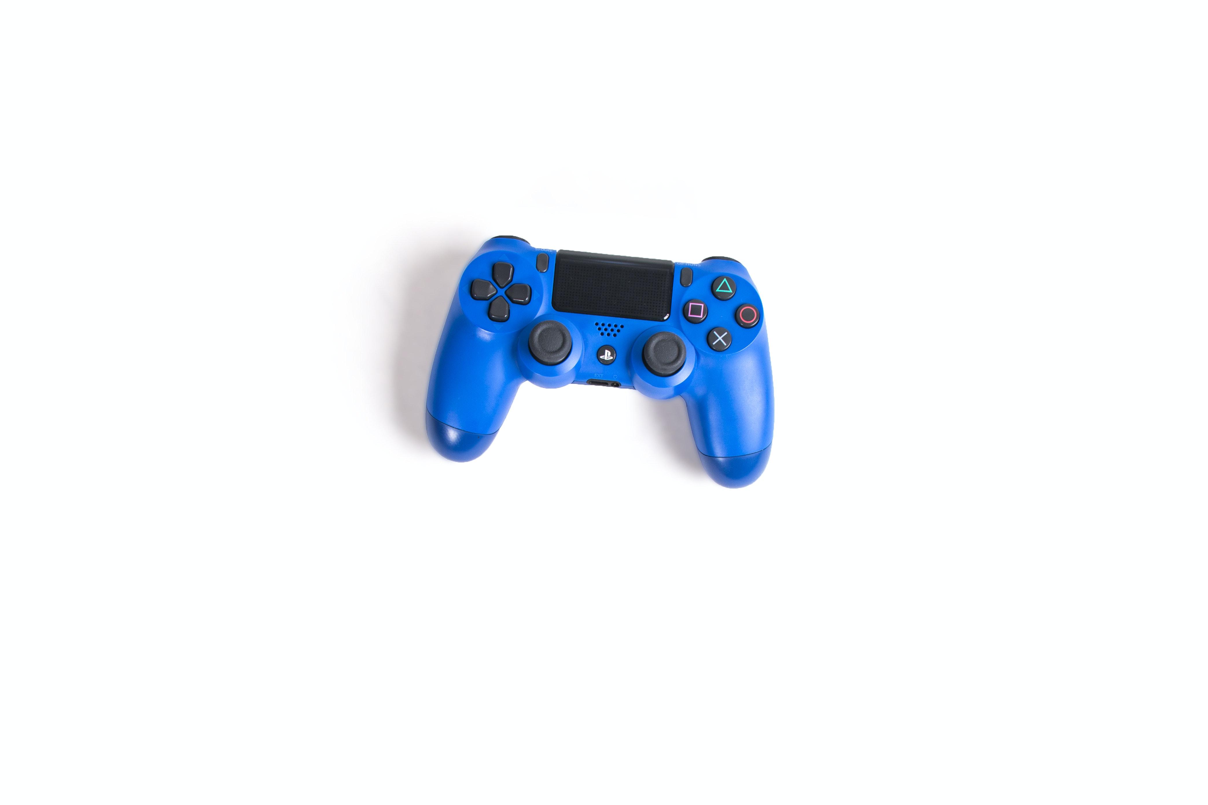 Can USB-C fit PS4 controller?