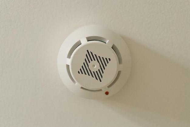 cigarette smoke detector