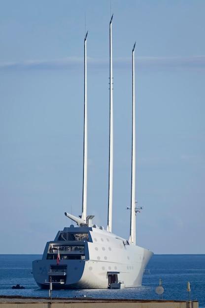 1.6 billion dollar yacht