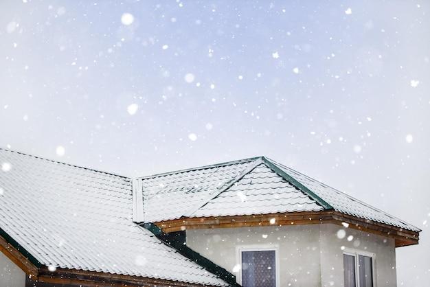 professional roof snow removal