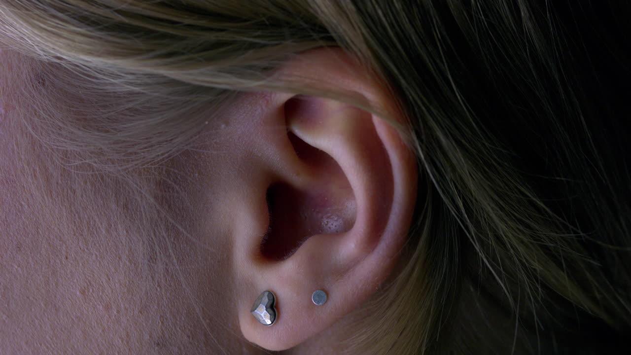 teardrop piercing