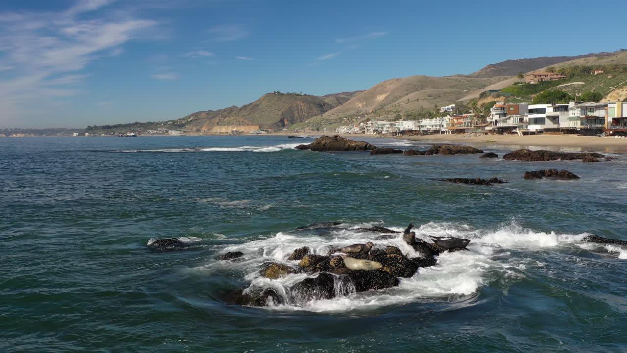 tides in malibu