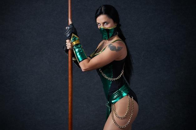 What is Jade to Kitana?