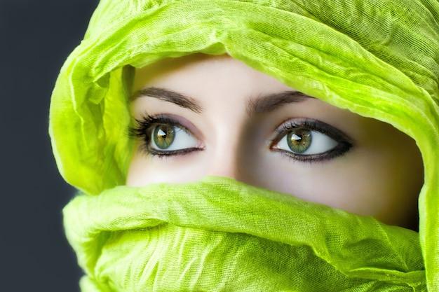 What is special about Arabian eyes?