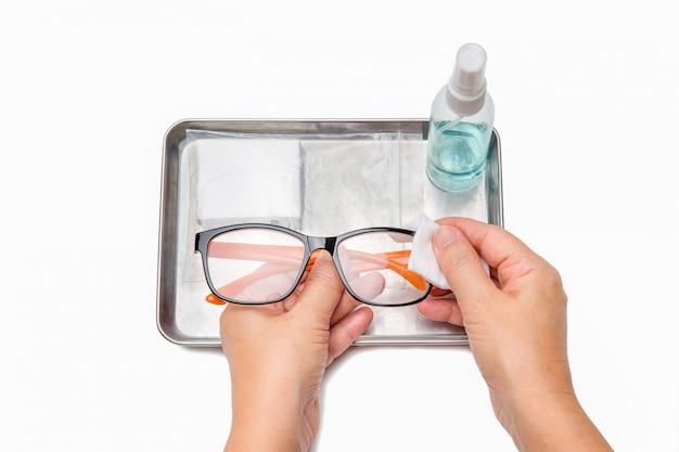 Can I Use Rubbing Alcohol To Clean My Glasses 