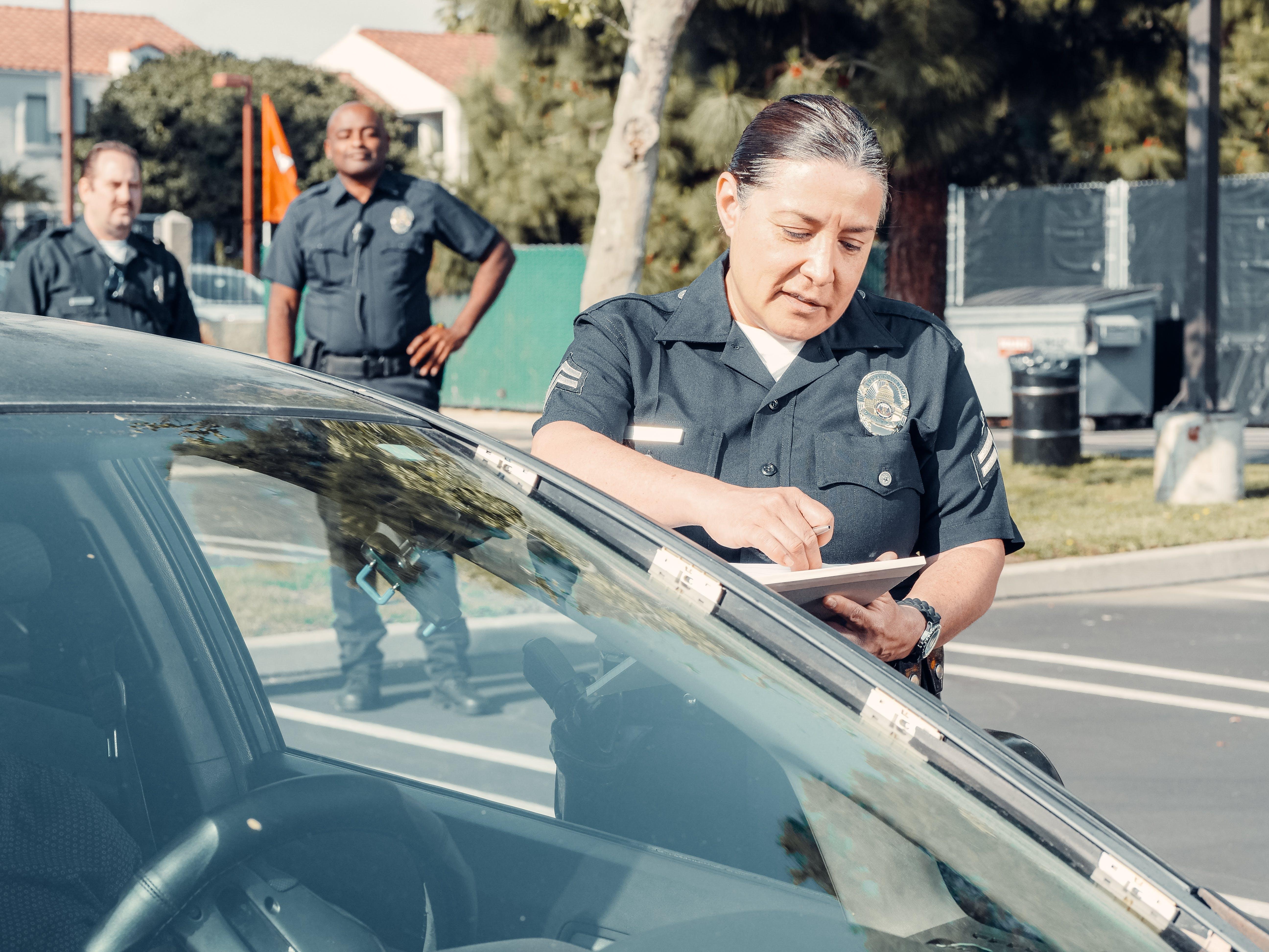 Can unmarked police cars give speeding tickets? 