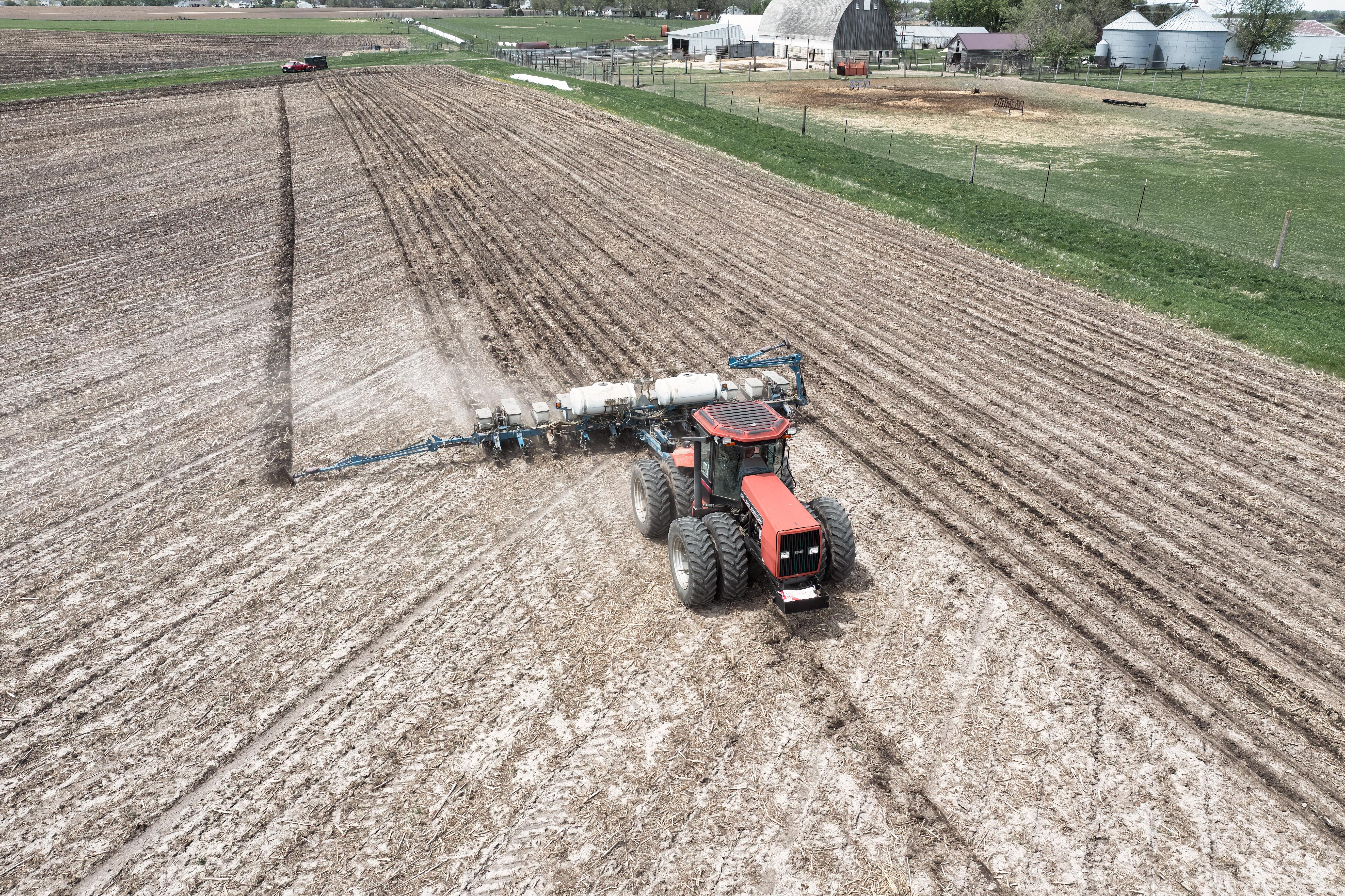 Can You Spread Lime With A Fertilizer Spreader 