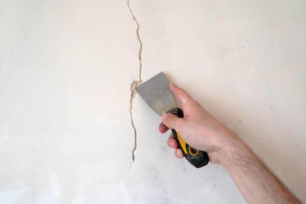  Can You Use Caulk On Plaster Cracks 