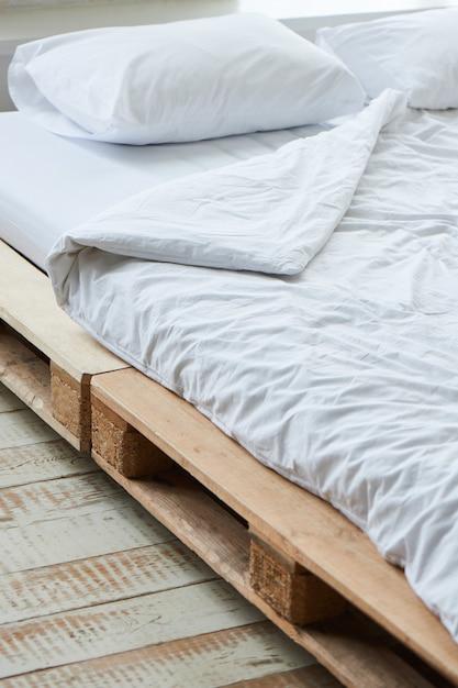 How To Make A King Size Bed Out Of Pallets 