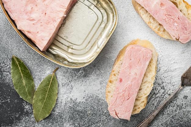 How long does liverwurst last in fridge? 