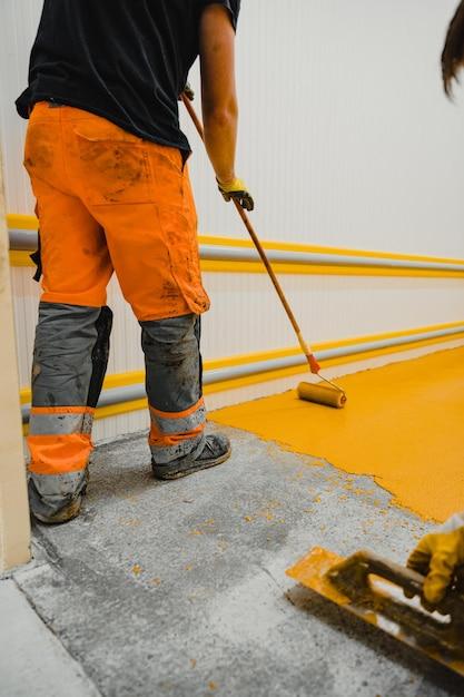 How Long Should Polyurethane Dry Between Coats 