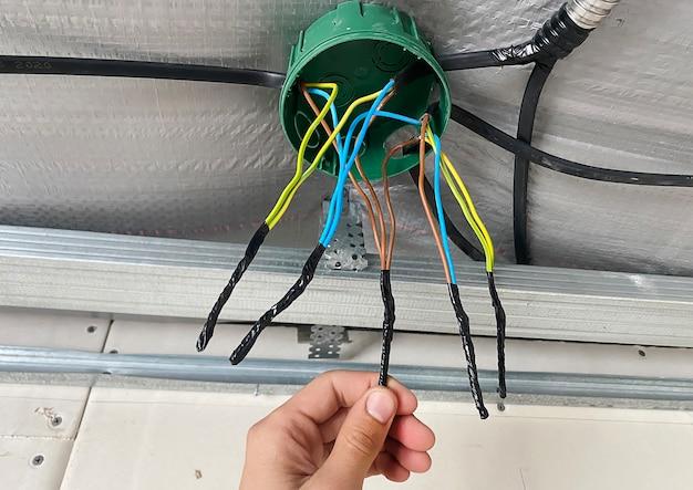 How Many 12 Wires In A Junction Box 