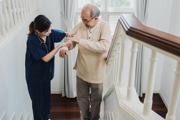  How Many Steps A Day Should A Senior Walk 