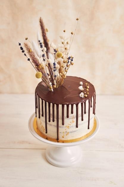  How Tall Should A Drip Cake Be 