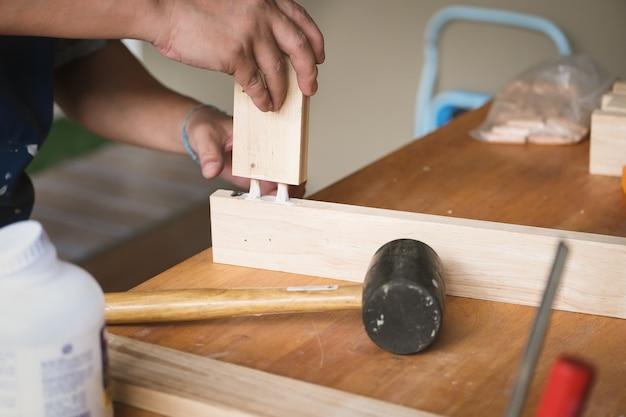 How To Attach Glass To Wood Without Glue 