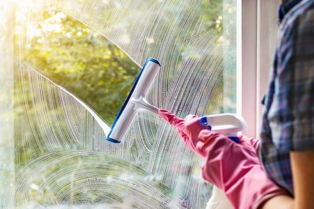 How To Clean Caulk Around Windows 