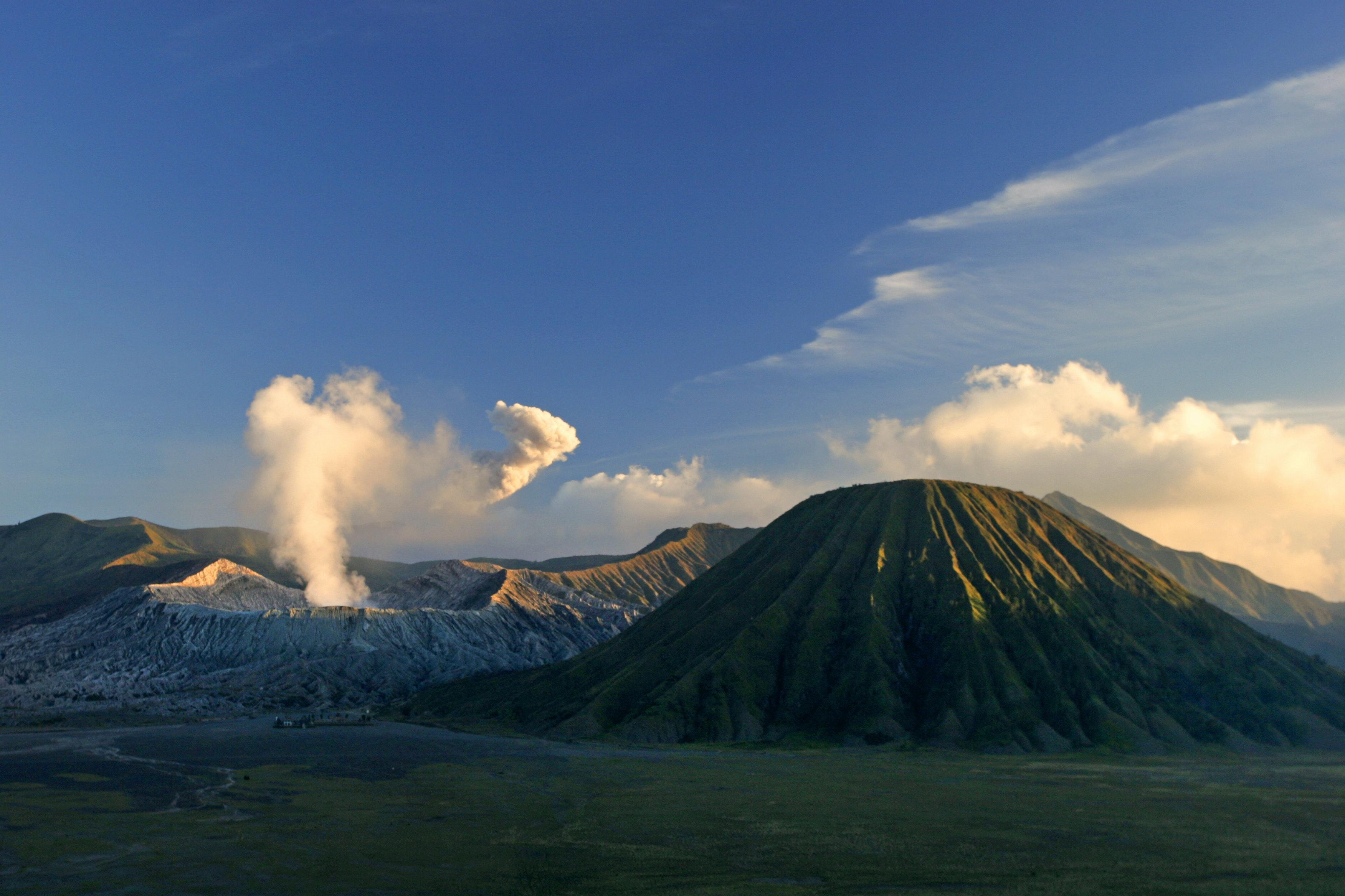  How To Draw A Shileld Volcano Step By Step 