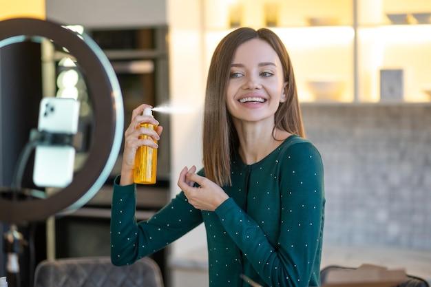  How To Get Hairspray Off Glass 