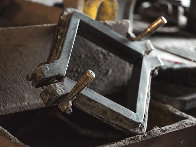 How To Get Soap Out Of Metal Mold 