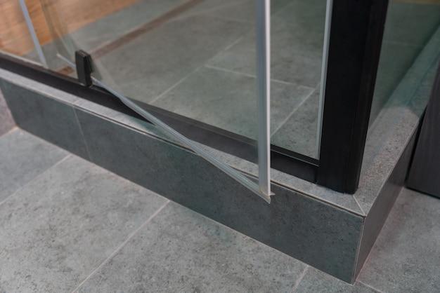  How To Install Frameless Shower Door On Tile 